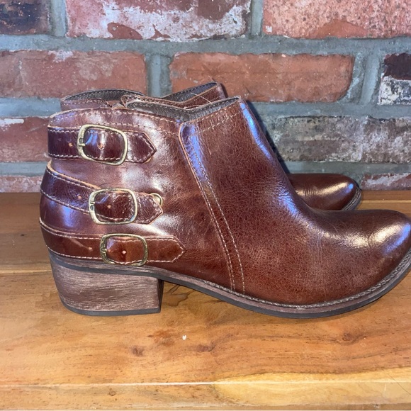 Matisse Kate 8 1/2M Ankle Booties Womens Smooth Distressed Leather Buckle Strap - Picture 5 of 9